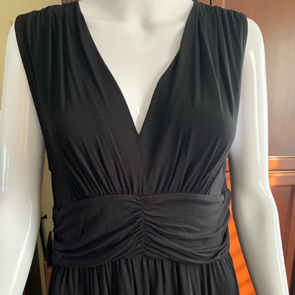Soft light Black V neck dress at knee length nice pleads below bustier Size XL - Picture 3 of 13